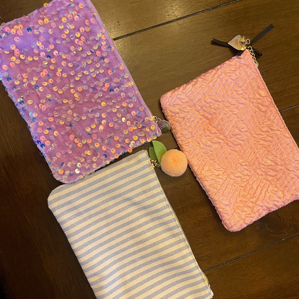 brand new Ipsy make up/accessories bags